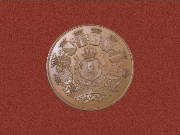 penning10jarigbestaanwijnhandelferwerdatieman1892keerzijde.jpg